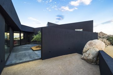 Black Desert House10