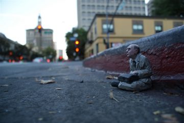 Isaac_Cordal_art_10