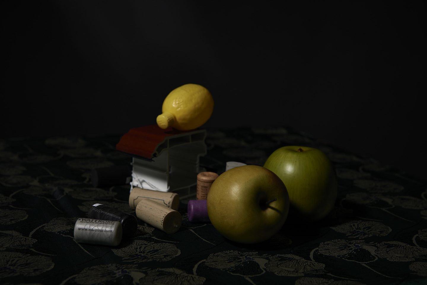 MN2_LEMON_Plastic_Vanitas1538