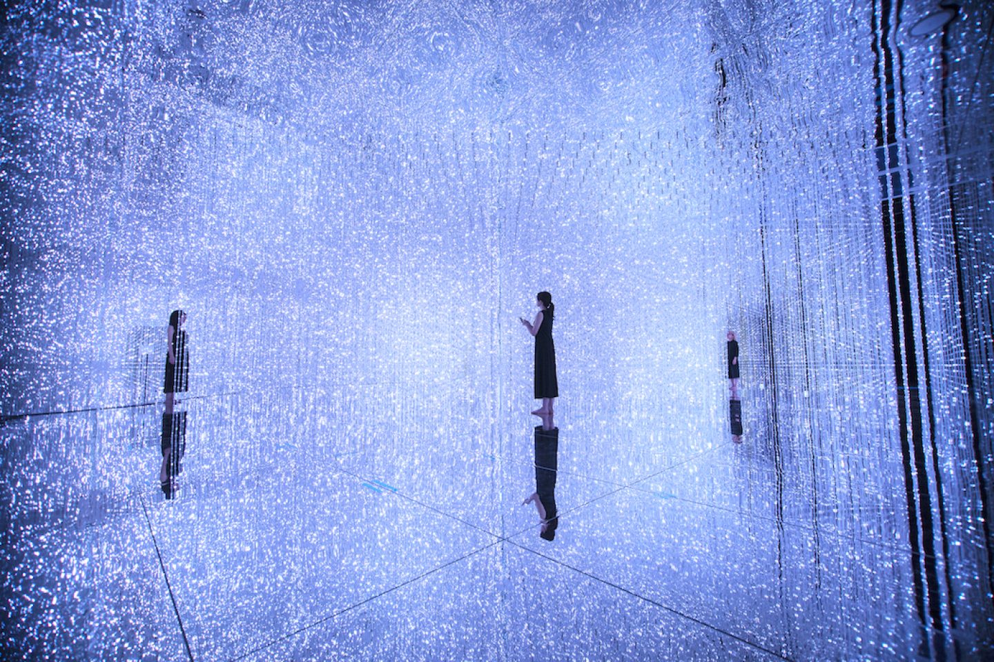 TeamLab_Art_ through the Crystal Universe_14