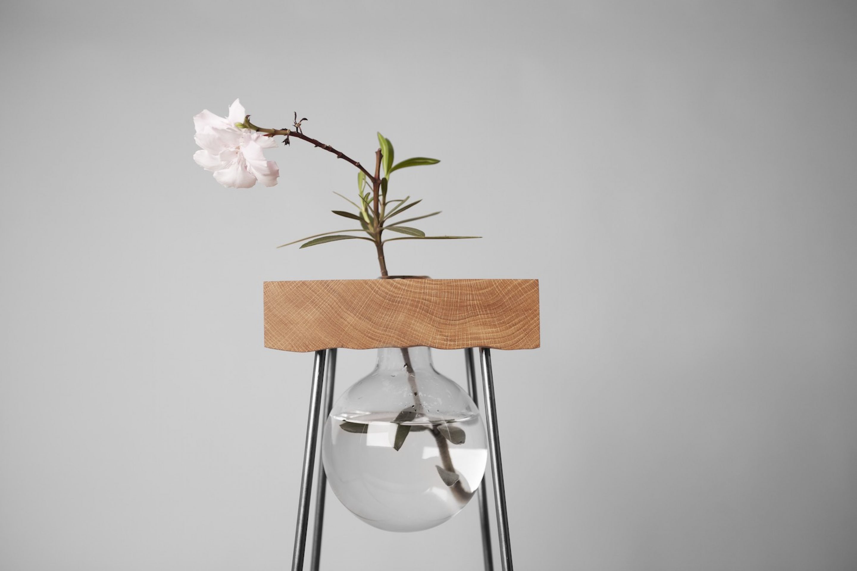 Design_Table_For_A_Flower_VJEMY_2