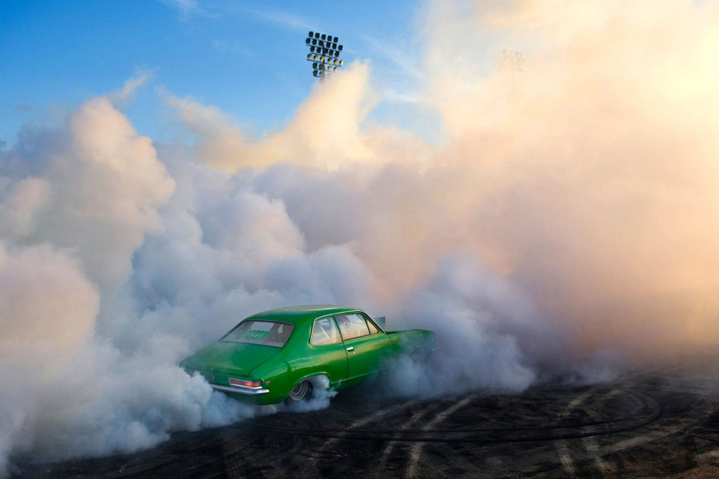 iGNANT_Photography_Burnout_Series_Simon_Davidson_10