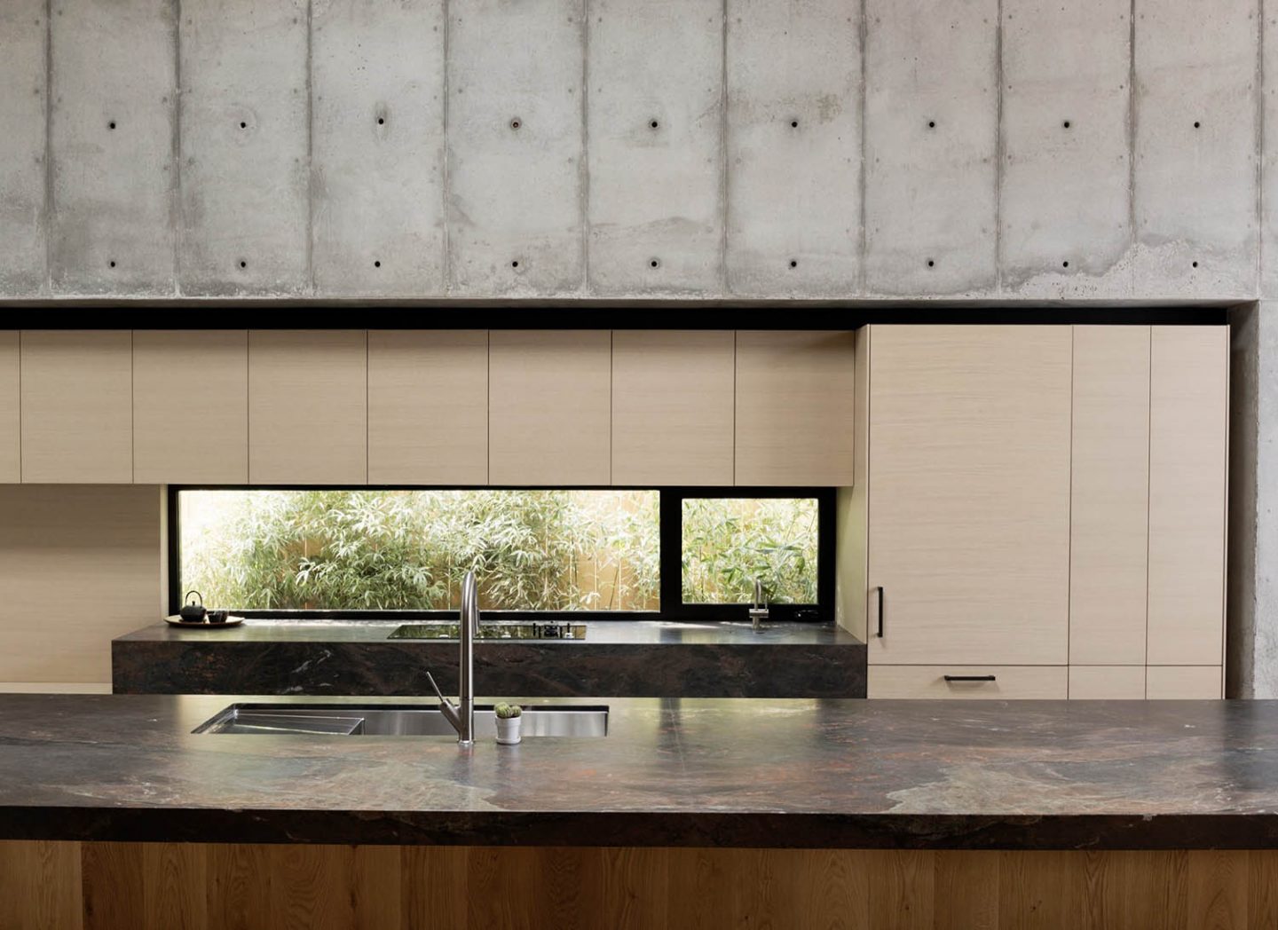 iGNANT_Architecture_Robertson_Design_Concrete_Box_House_16