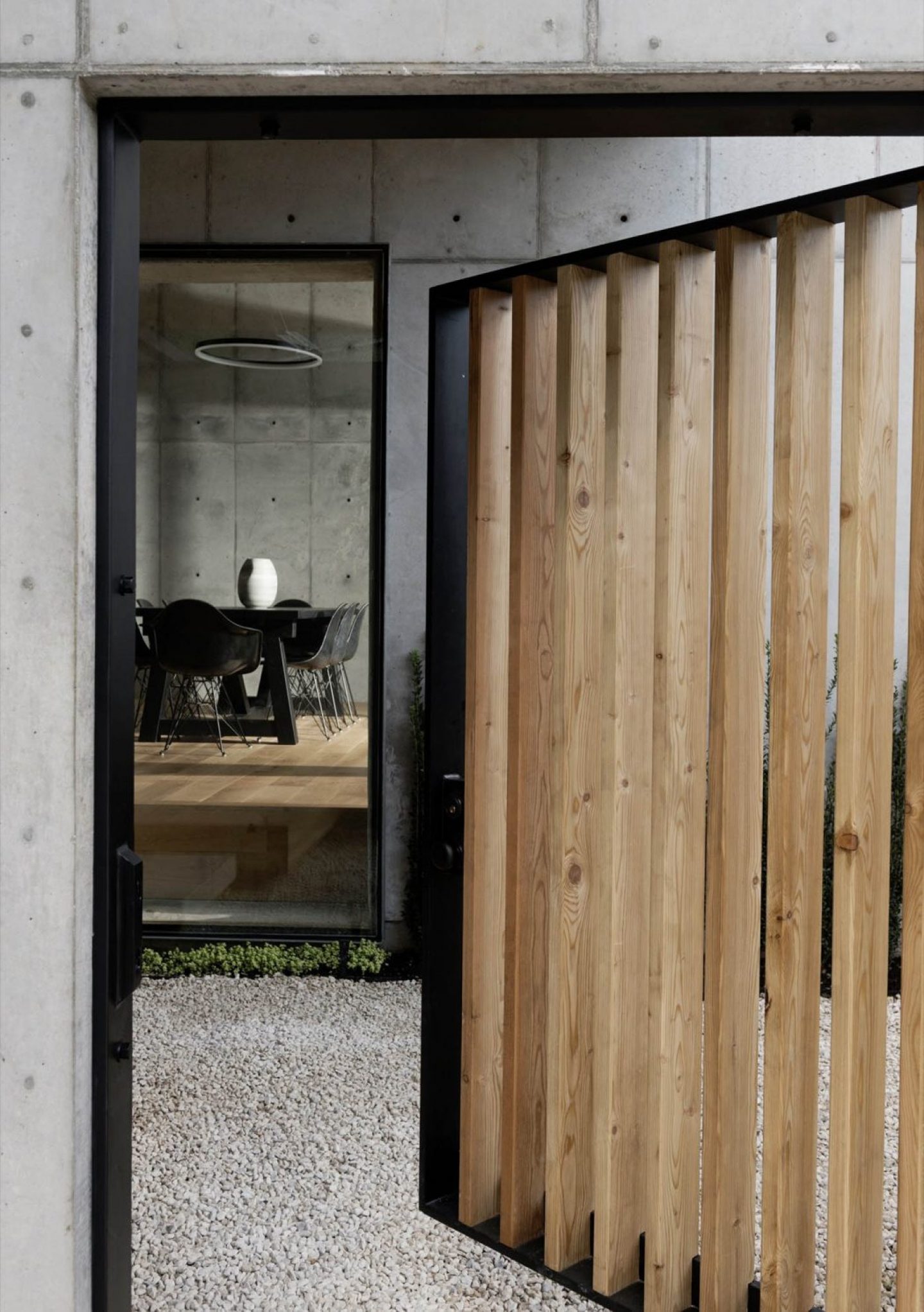 iGNANT_Architecture_Robertson_Design_Concrete_Box_House_6