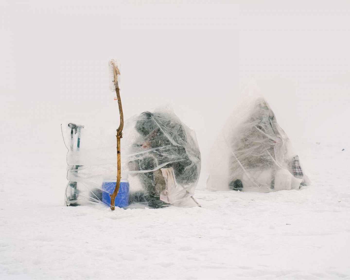 iGNANT_Photography_Aleksey_Kondratyev_Ice_Fishers_7