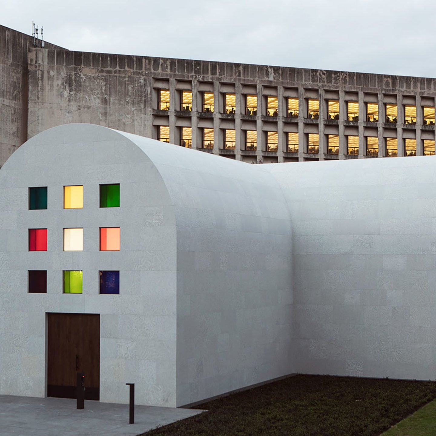 iGNANT-Architecture-Ellsworth-Kelly-Austin-05