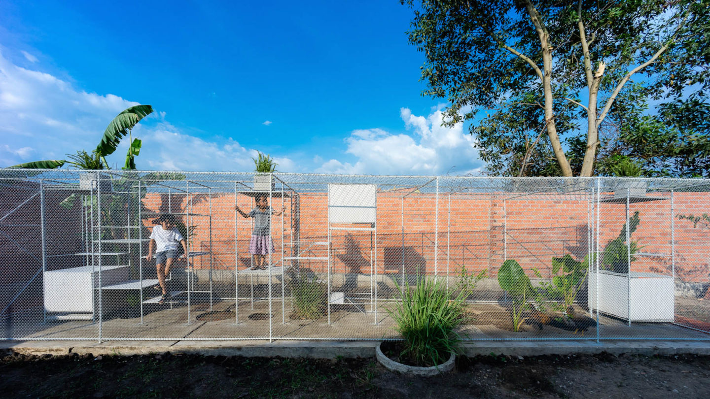 iGNANT-Architecture-Tropical-Space-Chicken-House-34