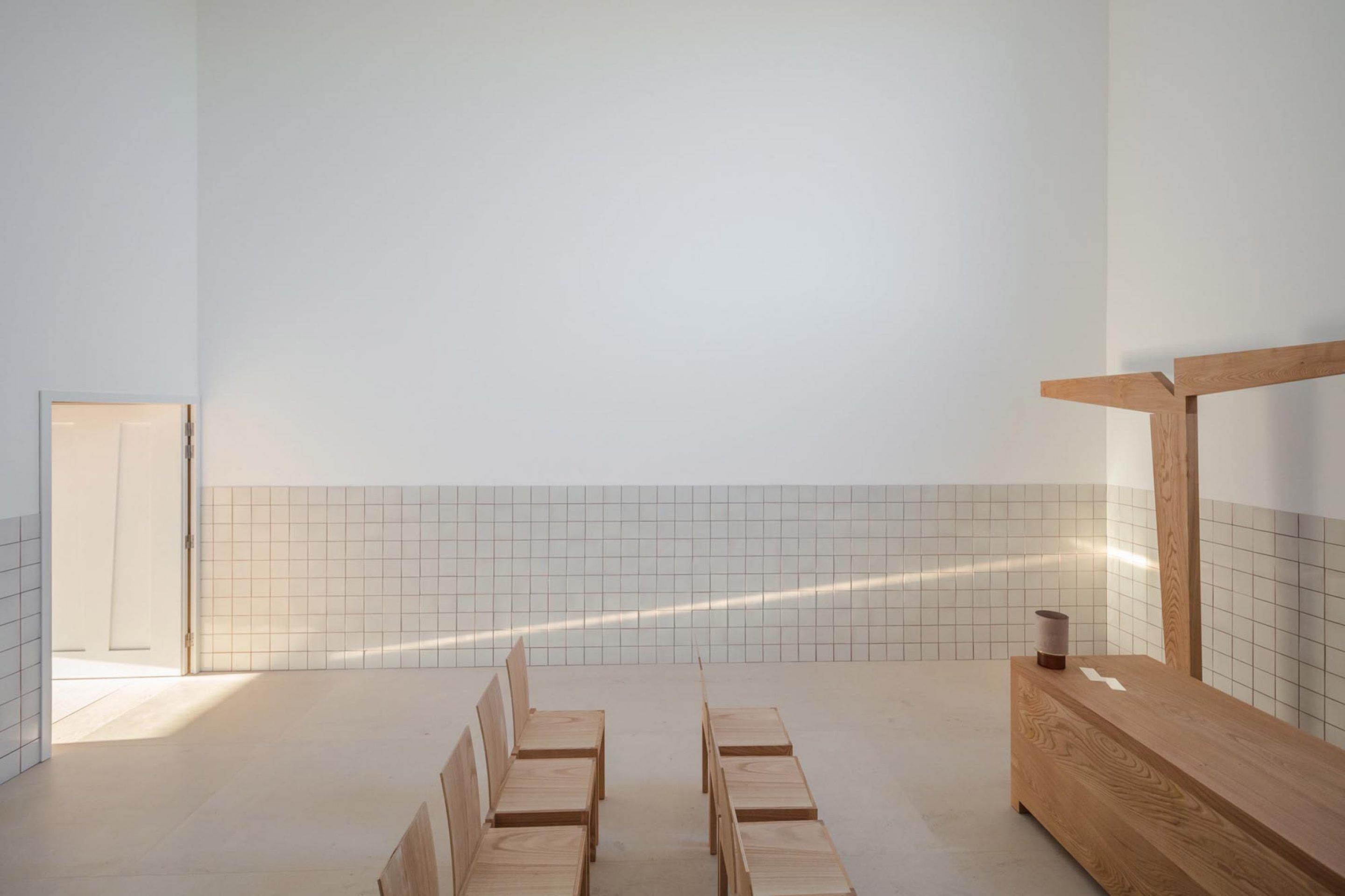 alvaro-siza-viera-capela-do-monte-chapel-algarve-dezeen-2364-col-13