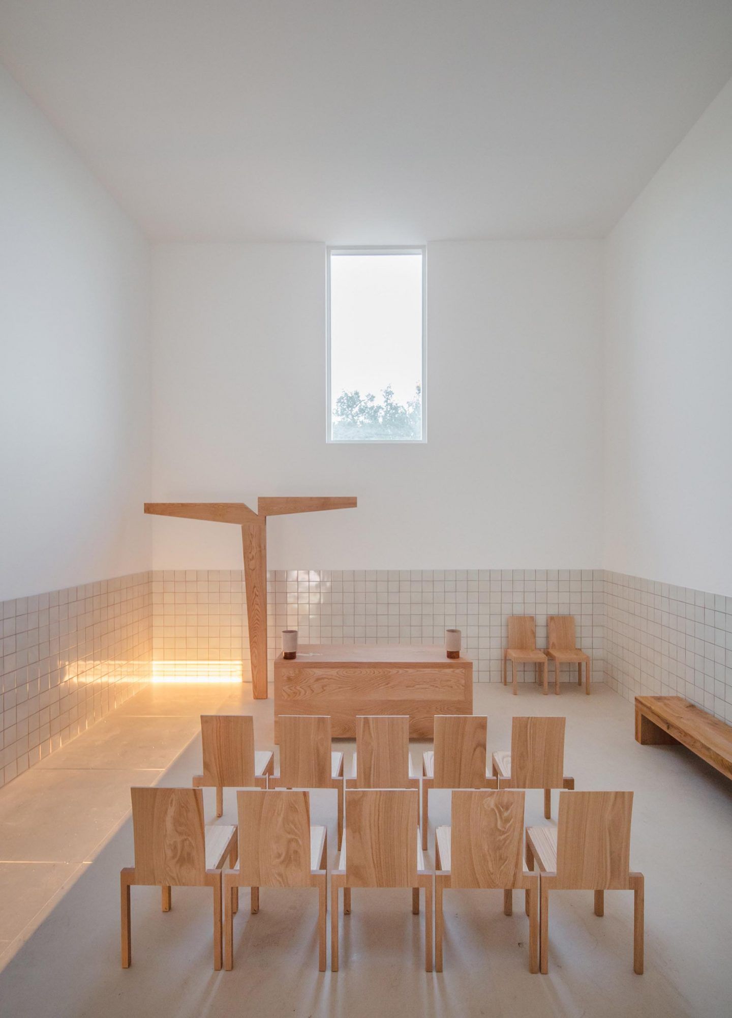 alvaro-siza-viera-capela-do-monte-chapel-algarve-dezeen-2364-col-14