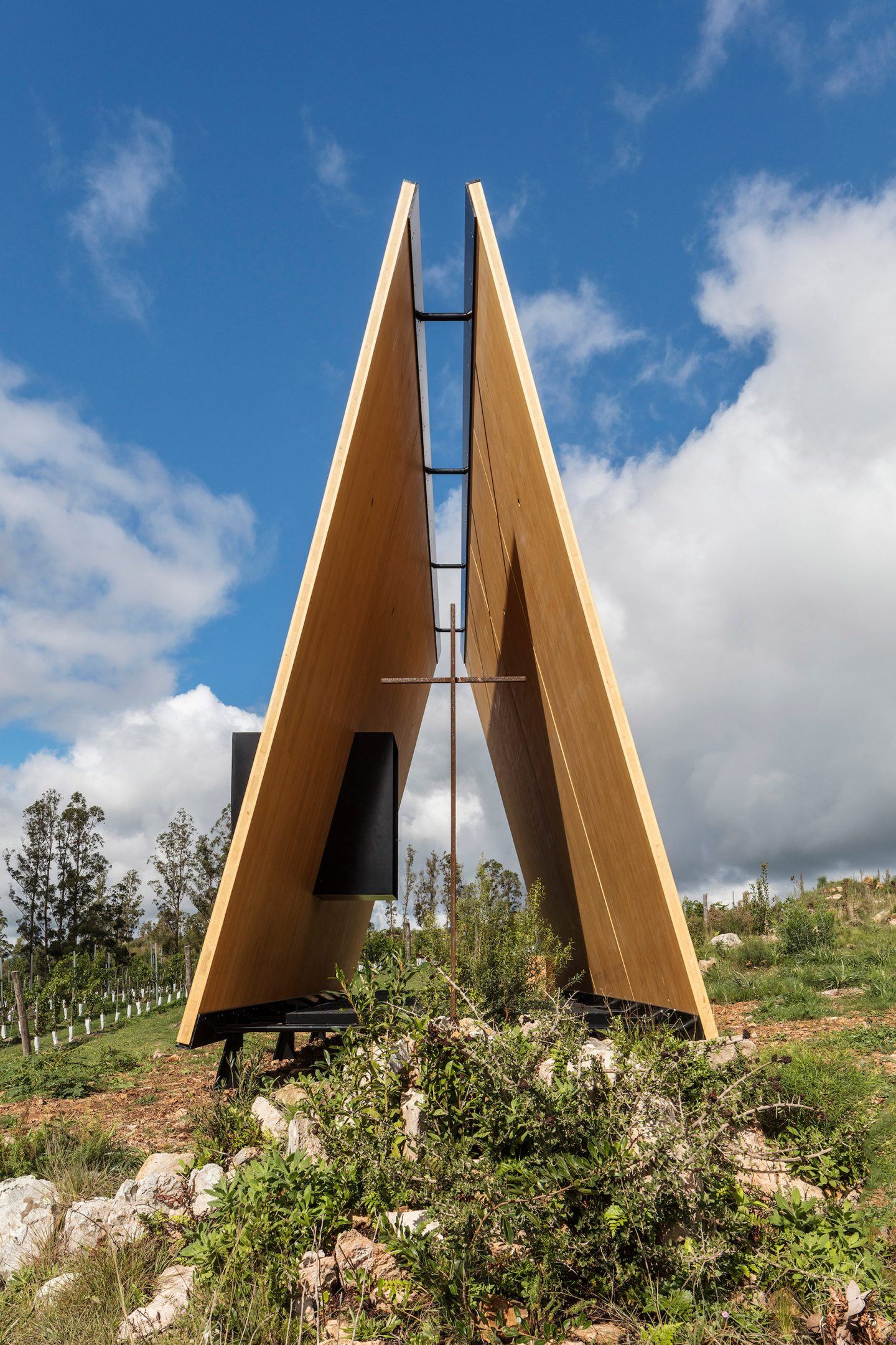 iGNANT-Architecture-MAPA-Sacromonte-Chapel-013