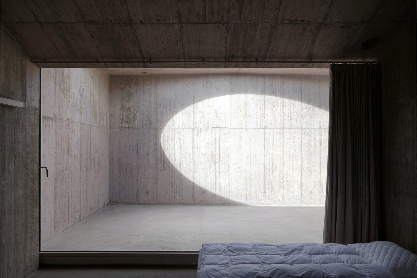 IGNANT-Architecture-Valerio-Olgiati-Villa-Alem-12