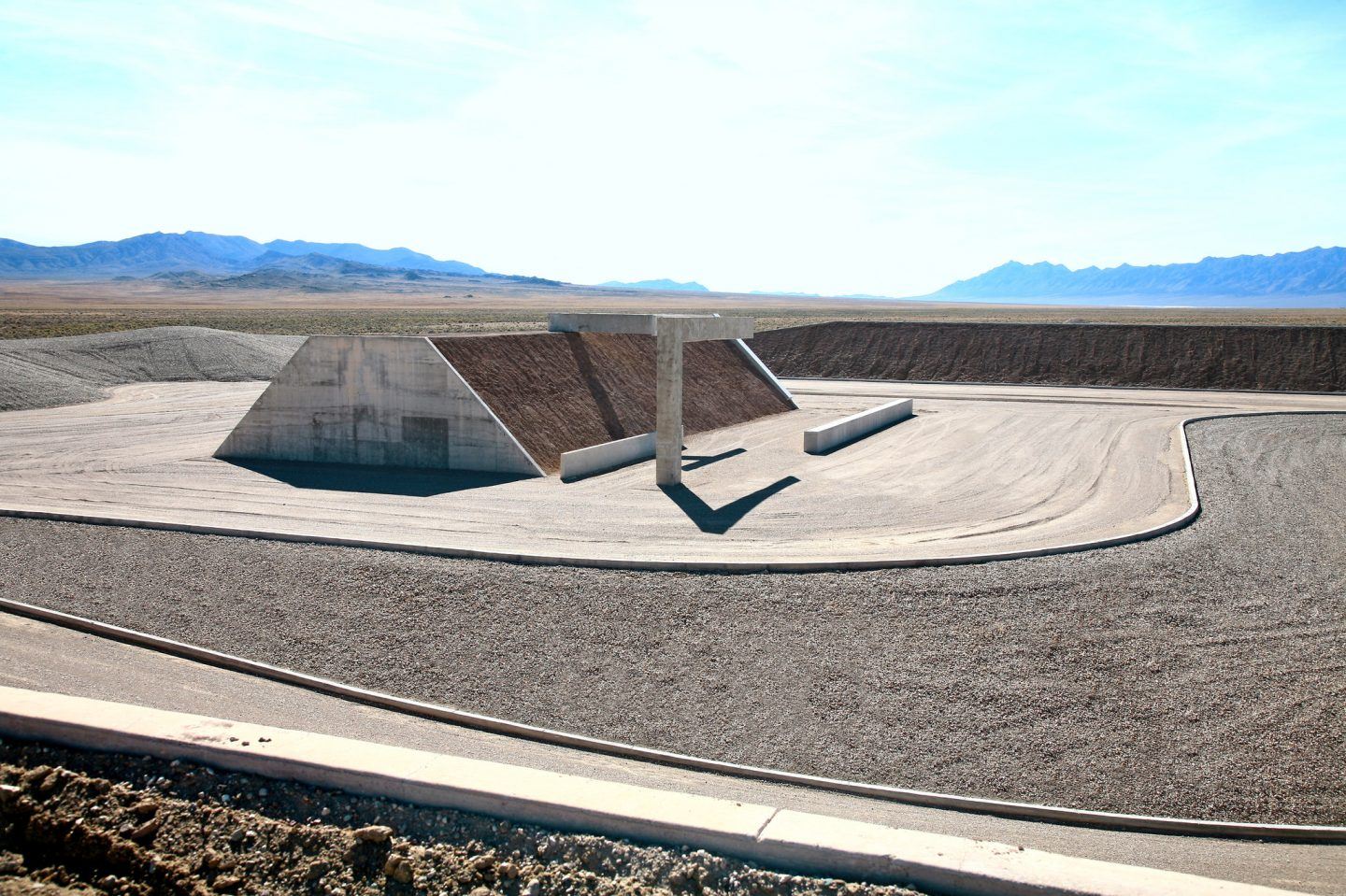 IGNANT-Art-Michael-Heizer-City-3