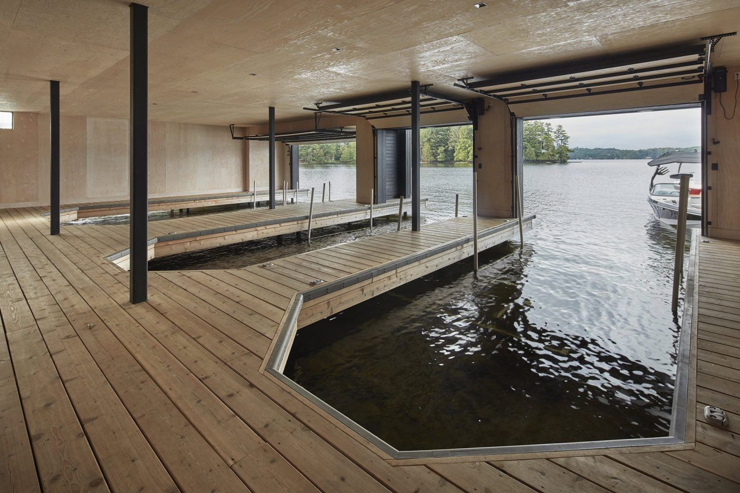 IGNANT-Architecture-Muskoka-Boathouse-10