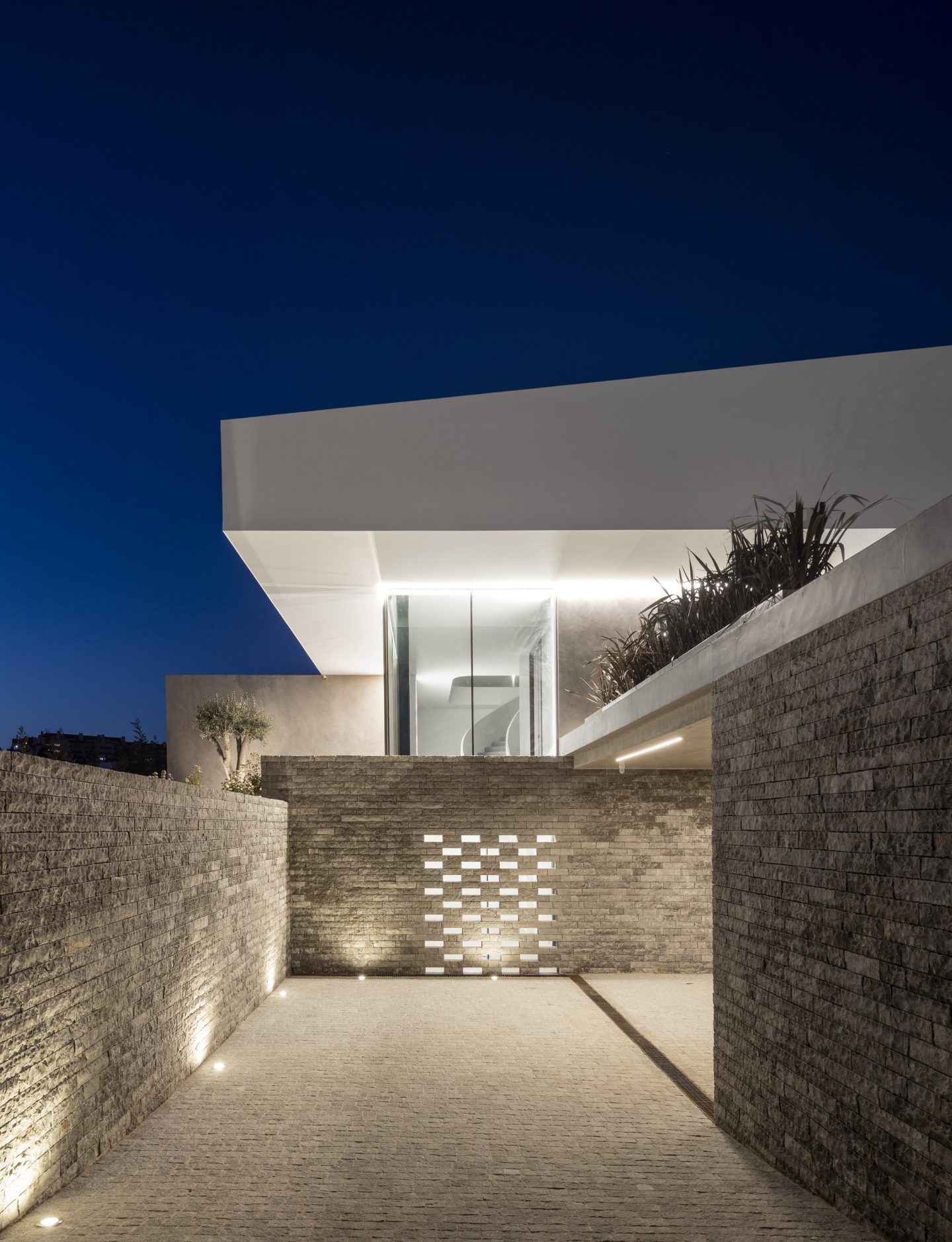 IGNANT-Architecture-Bica-Arquitectos-Belas-Clube-de-Campo-House-020