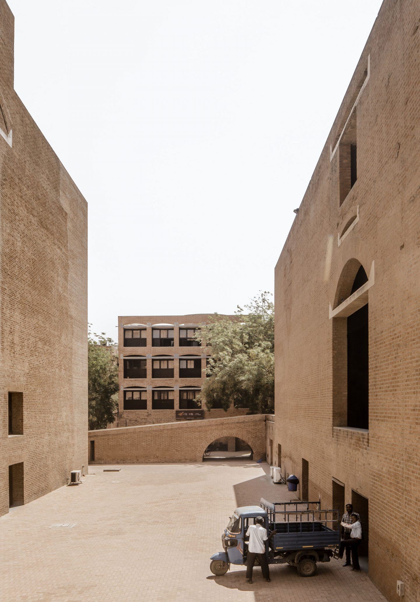 IGNANT-Photography-Louis-Kahn-Jeroen-Verrecht-Indian-Institute-Management-Ahmedabad-010