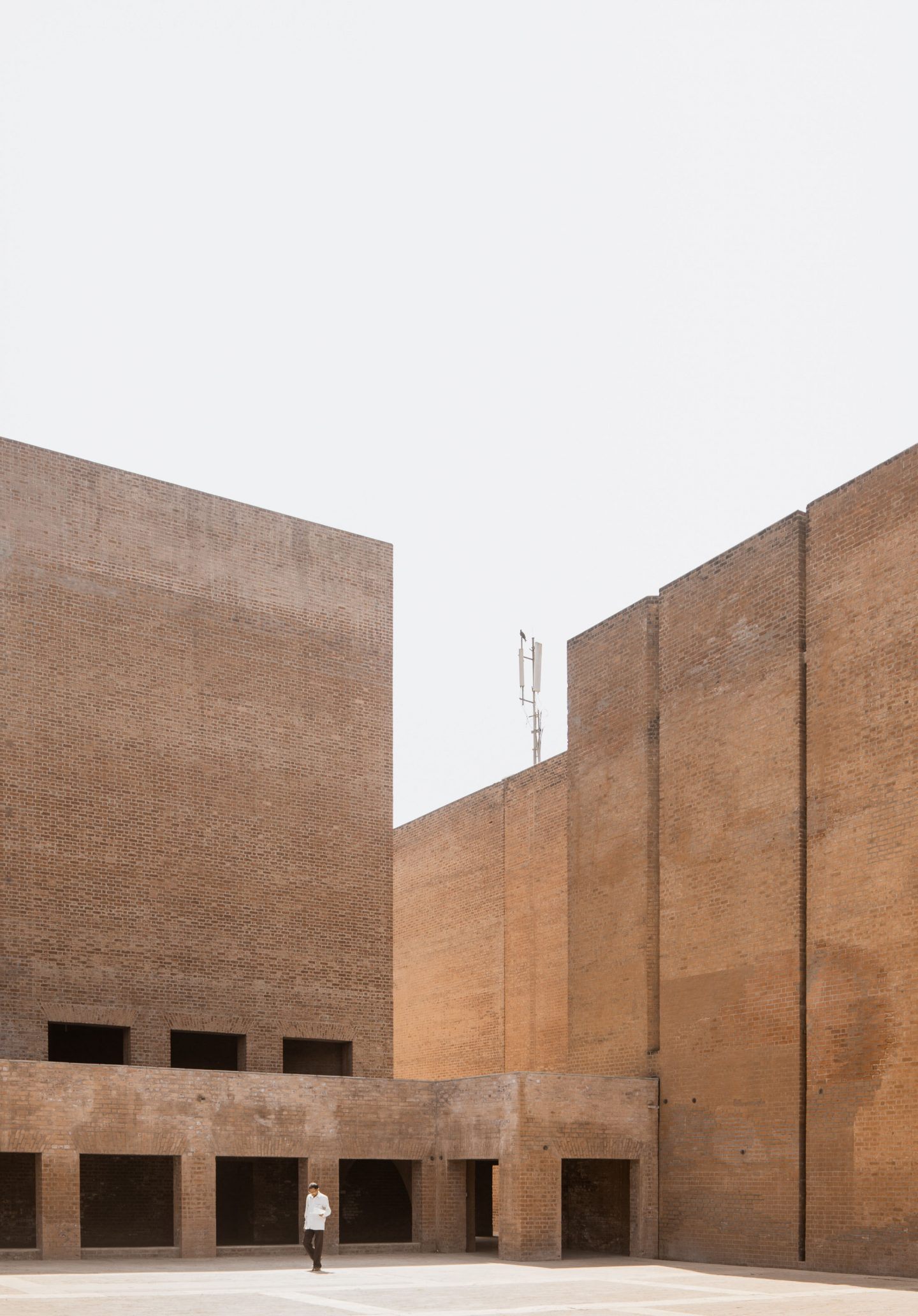 IGNANT-Photography-Louis-Kahn-Jeroen-Verrecht-Indian-Institute-Management-Ahmedabad-09