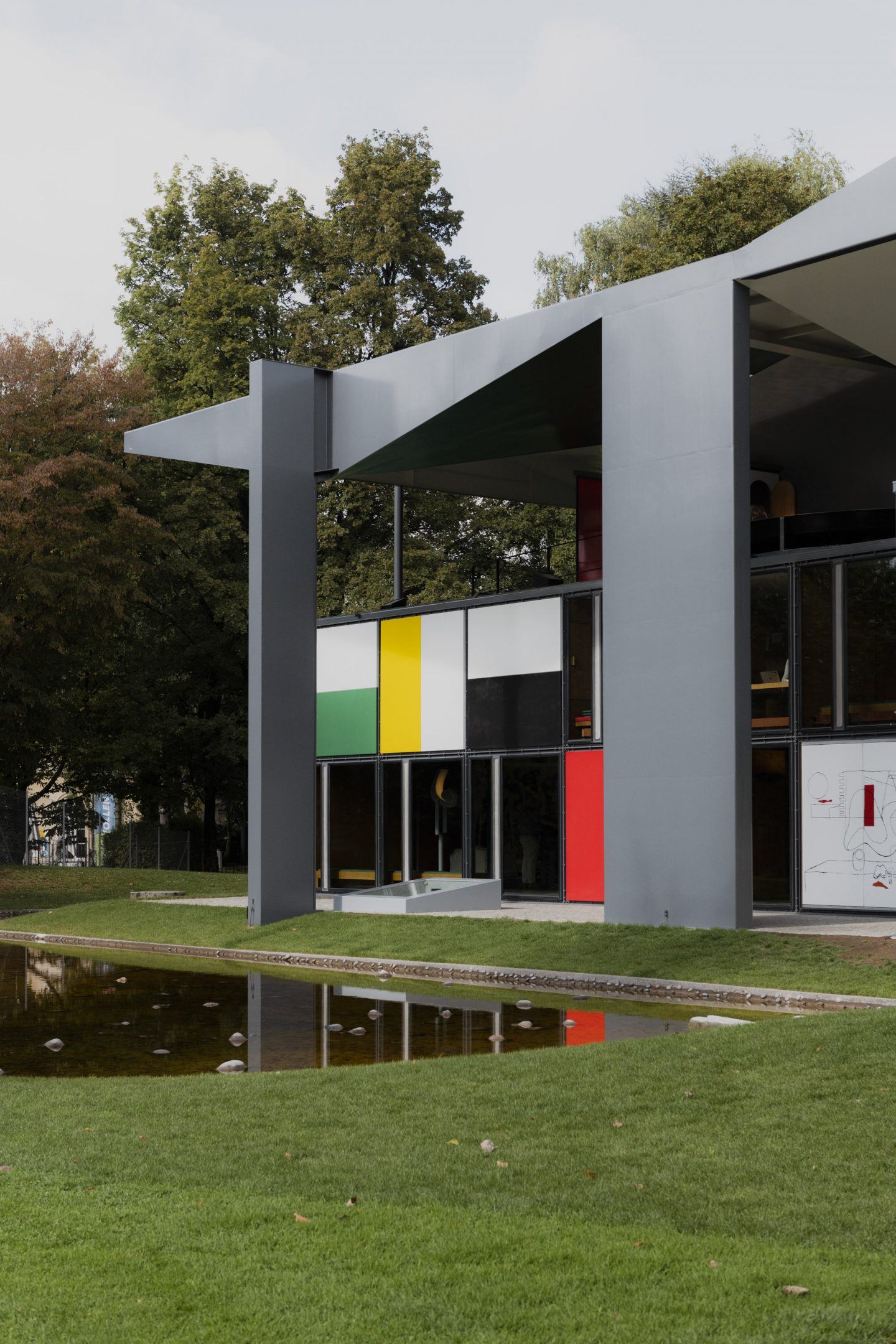 IGNANT-zurich-swizerland-PAVILLON-CORBUSIER-Franz-Gruenewald-12