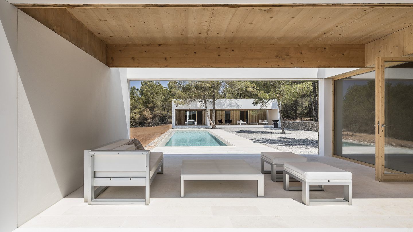 IGNANT-Architecture-Marià-Castelló-Martínez-Ca-L'Amo-House-01