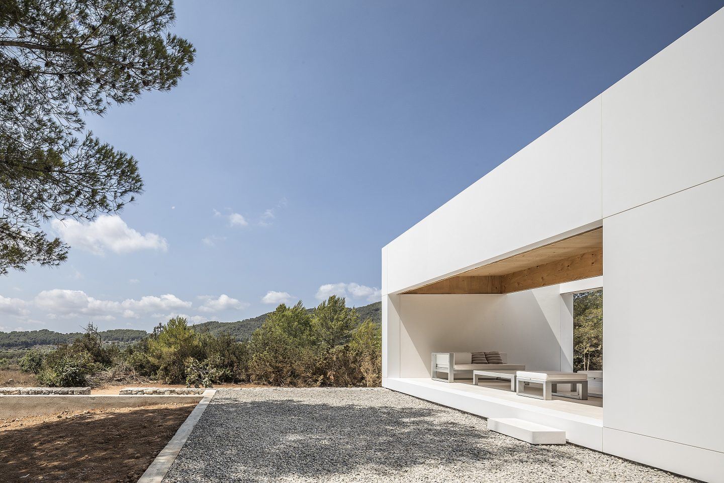 IGNANT-Architecture-Marià-Castelló-Martínez-Ca-L'Amo-House-011