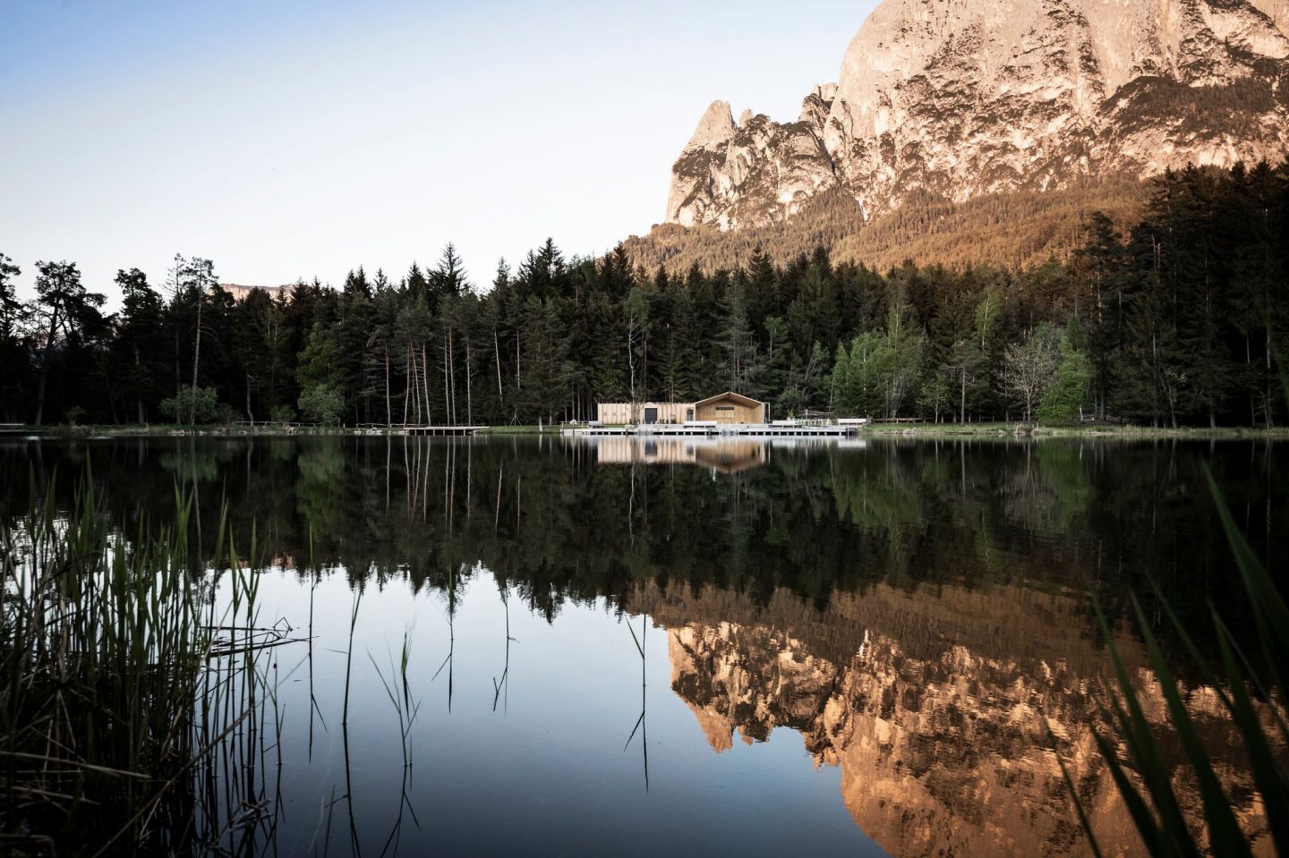 IGNANT-Architecture-South-Tyrol-Lake-house-noa-2