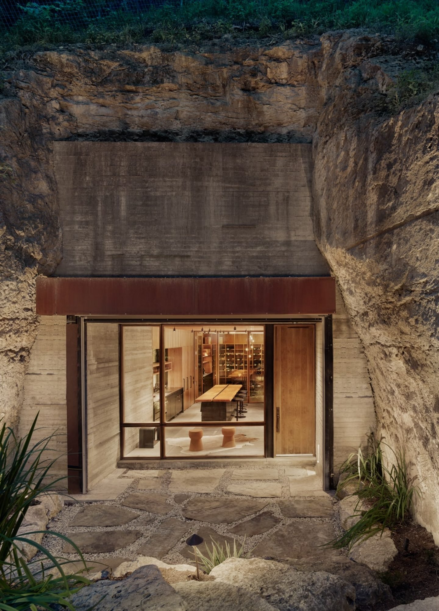 IGNANT-Architecture-Texas-Hill-wine-cave-04